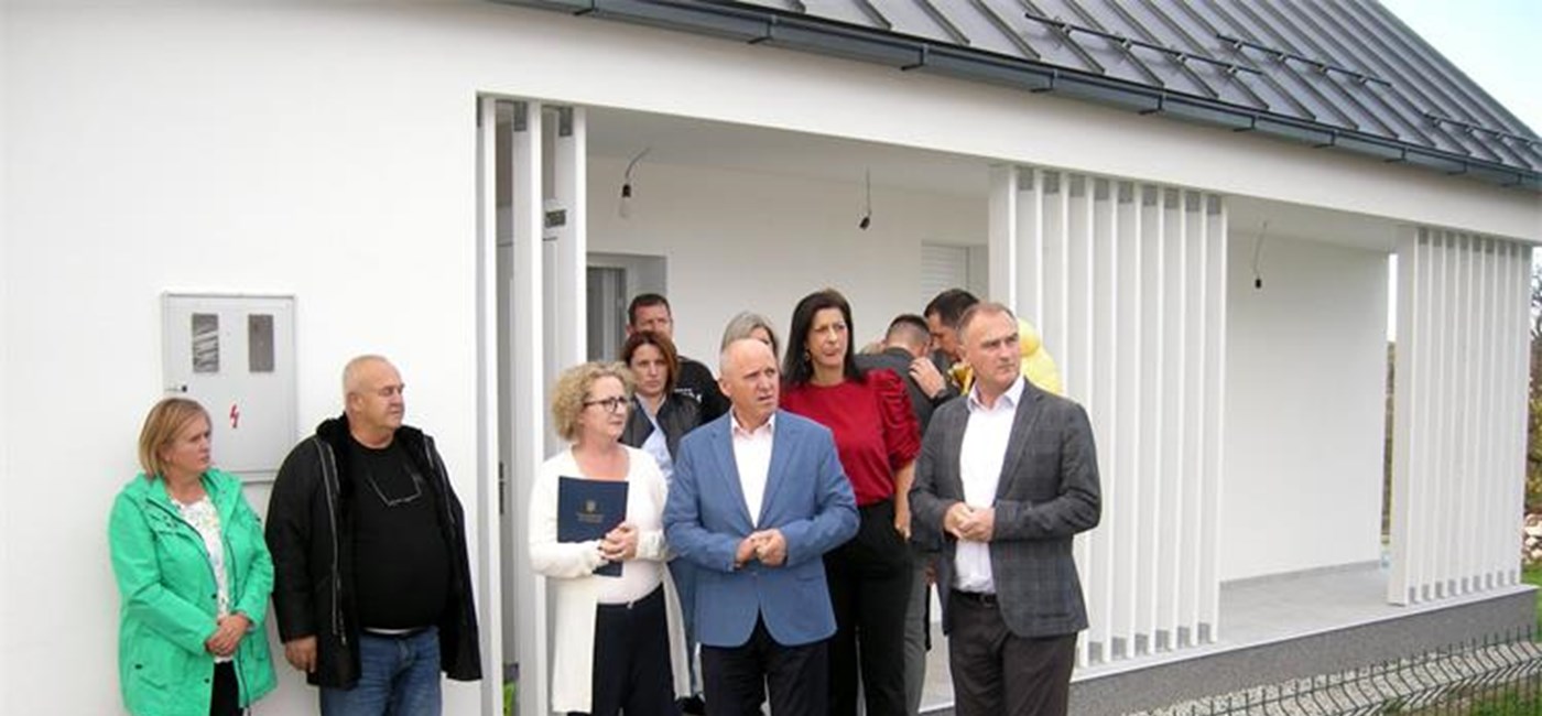 Bačić u Petrinji: Postupak obnove ćemo ubrzati